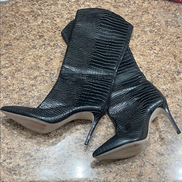 EUC SCHUTZ Maryana Black Crocodile Embossed Heeled Boots 8.5 - Picture 12 of 12